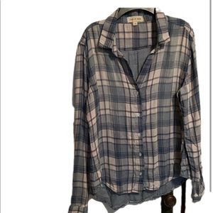 $20 🛍️⭐️ Cloth & Stone blue plaid shirt